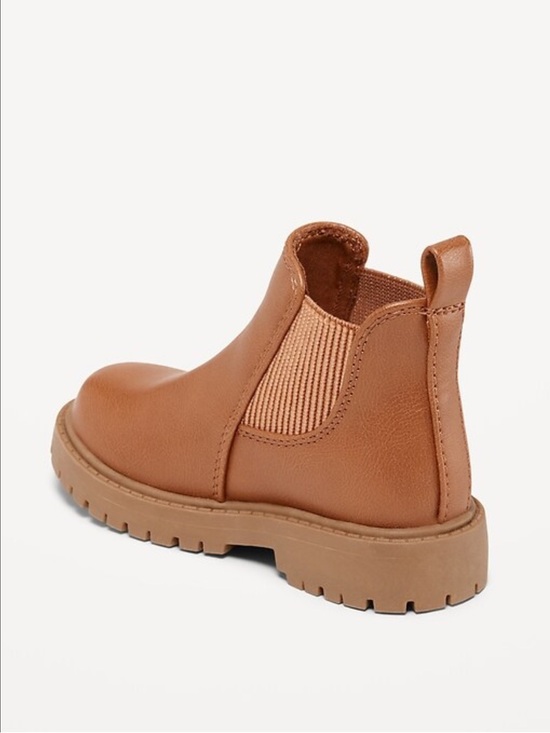 Old Navy Other - Old navy chunky Chelsea Boots